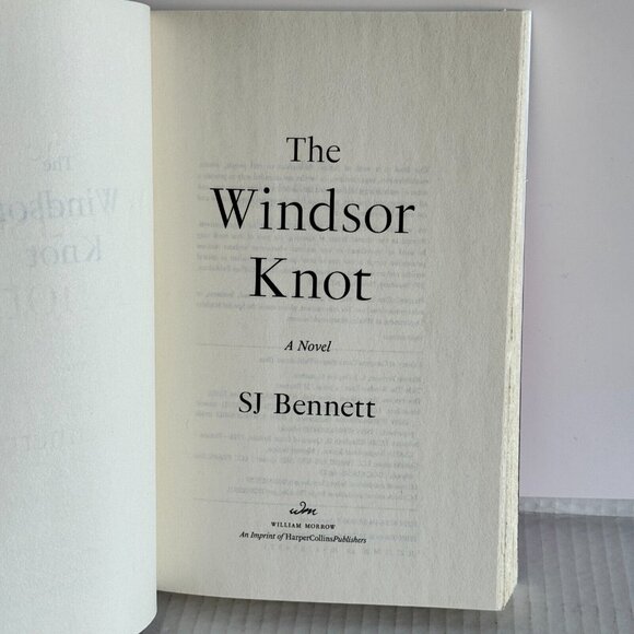 The Windsor Knot: A Novel (Her Majesty the Queen Investigates) by SJ Bennett - Picture 4 of 5